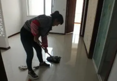 日常保洁,开荒保洁,石材翻新,地毯和玻璃清洗 日常保洁,开荒保洁,石材翻新,地毯和玻璃清洗